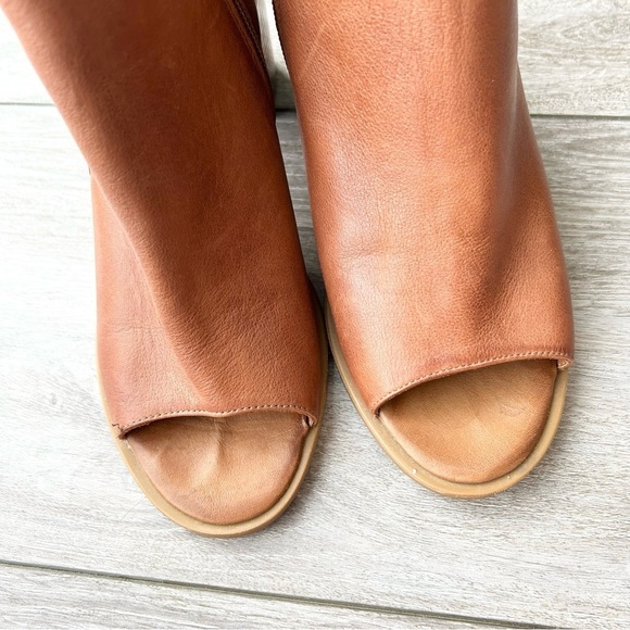 Moda in Pelle Tan Leather Open Toe Double Zippers Cut Out Booties - Picture 4 of 14
